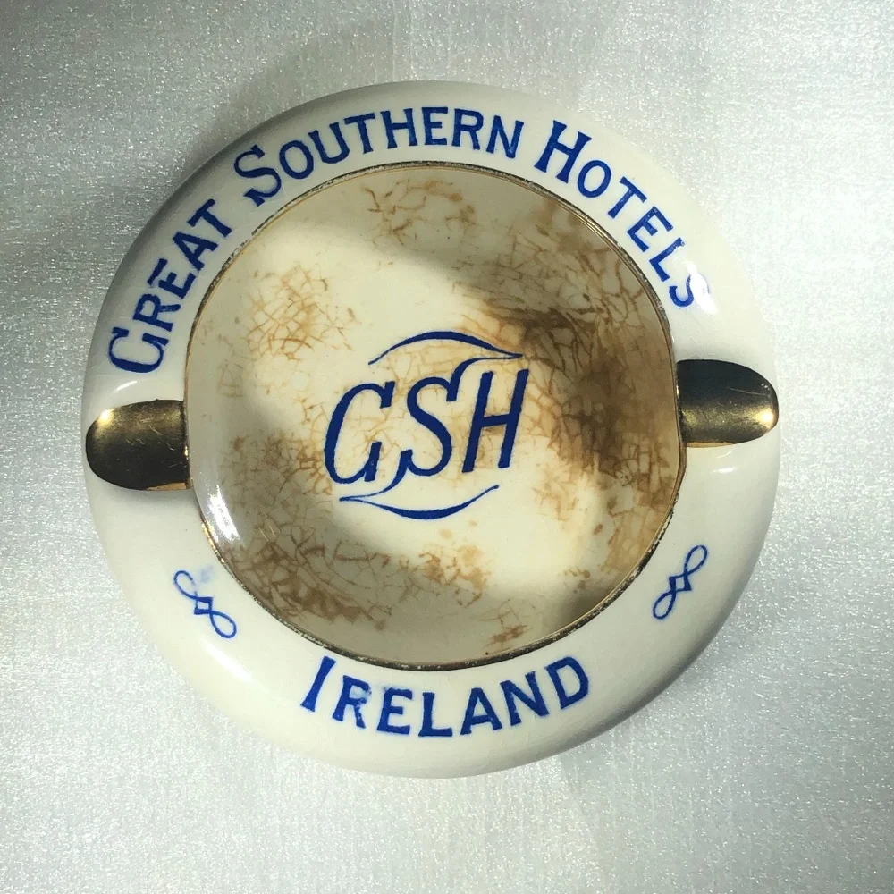 VINTAGE GREAT SOUTHERN HOTELS IRELAND WHITE CERAMIC WITH GOLD & BLUE ASHTRAY